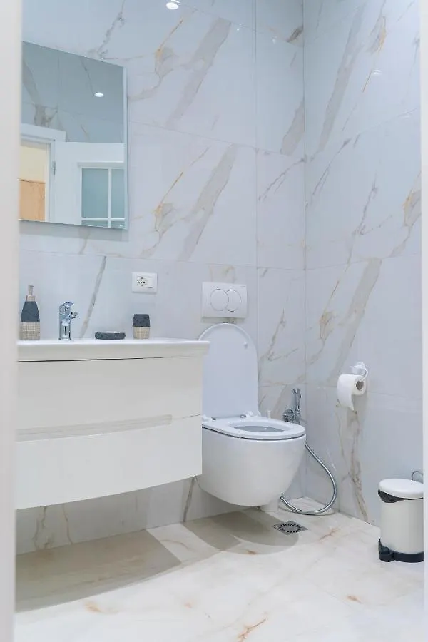 Cane Apartment Emerald Tirana
